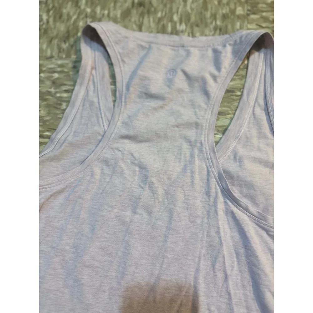 Lululemon tshirt - Picture 3 of 3